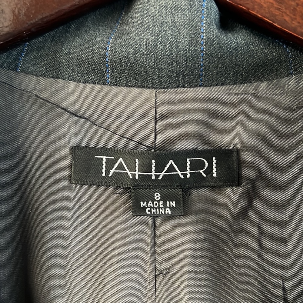 Tahari blue gray pinstriped business jacket size 8 - Picture 6 of 11